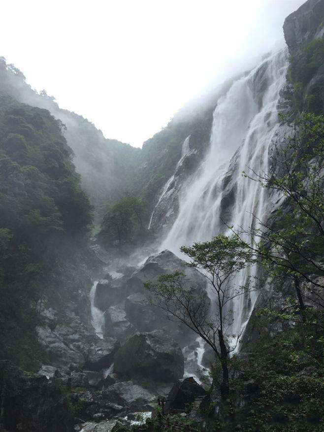 婺源鄣山村,白云深处有人家